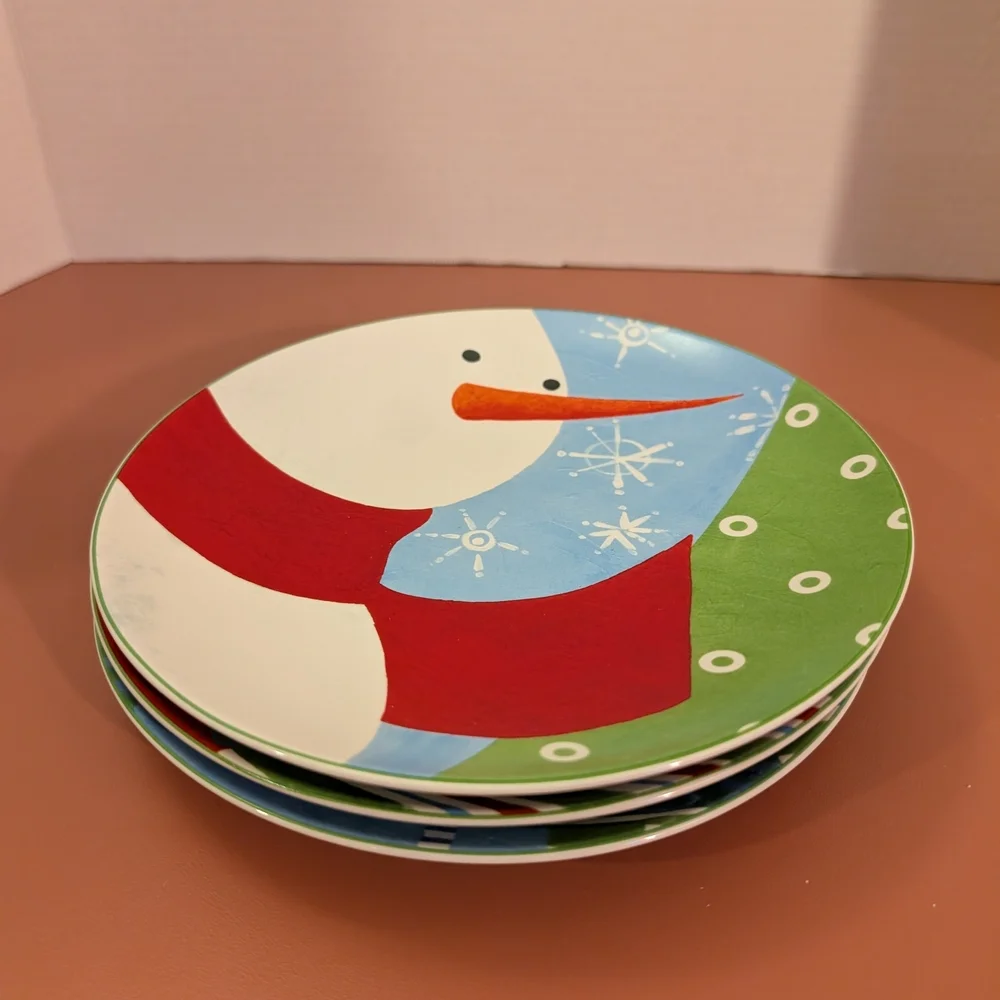 Oneida Set of 3 (THREE) Christmas Close Up Stoneware Salad/Dessert Plates - 8.25